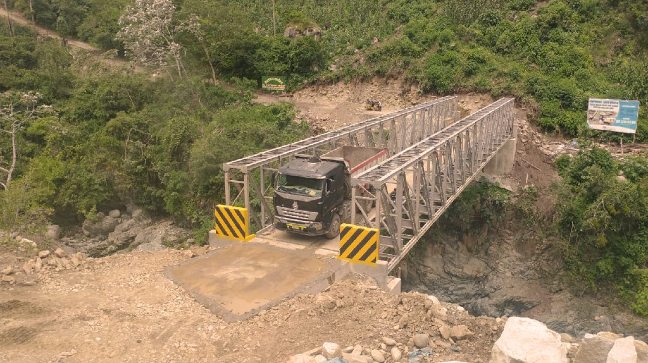 Modular bridge installed in Peru